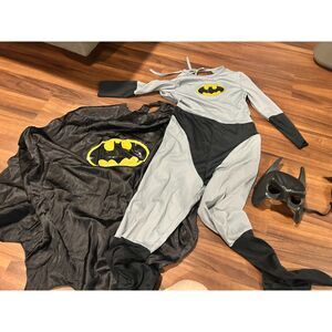 Batman Boys Superhero Halloween Costume – Jumpsuit, Cape & Mask – Size Unknown